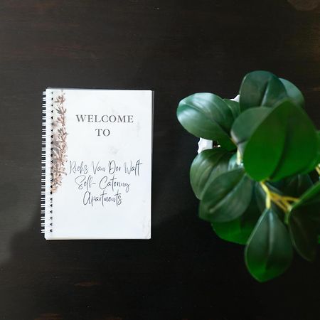 Rieks Van Der Walt Self-Catering Apartment วินด์ฮุก ภายนอก รูปภาพ