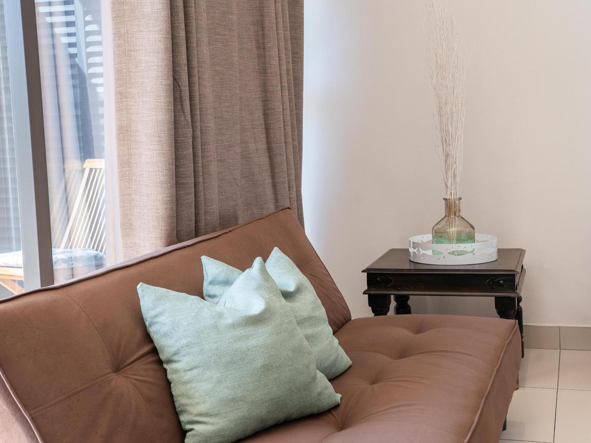 Rieks Van Der Walt Self-Catering Apartment วินด์ฮุก ภายนอก รูปภาพ